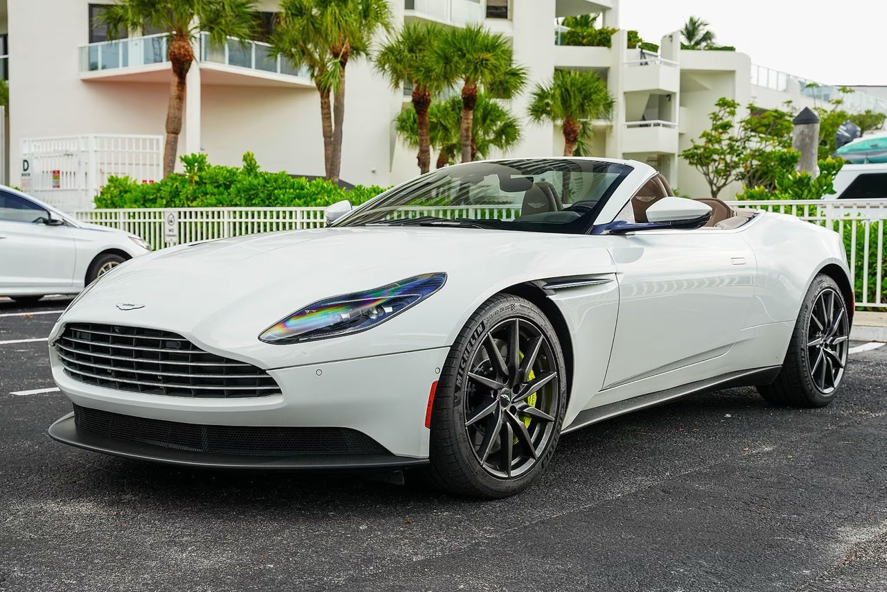 aston martin db11 2019 SCFRMFCW6KGM06732 image aston martin db11 2019 SCFRMFCW6KGM06732 image